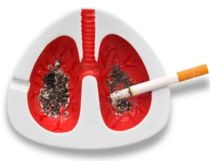 Hay personas que fuman aun estando enfermos de los pulmones o la garganta e incluso recuerdo un paciente que fumaba a través de la traqueostomía